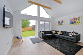 Contemporary Luxury Lodge, Aberdeen West